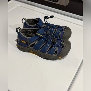 EUC Keen Newport H2 Sandals Navy Blue Boys Size 1